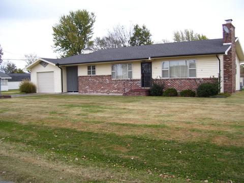 136 S School St, Goodman, MO 64843 photo 1
