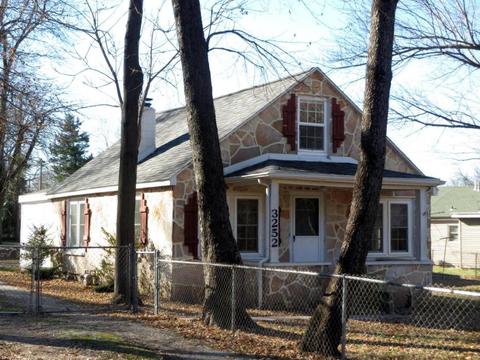 3252 W Harrison St, Springfield, MO 65802 photo 1