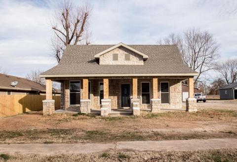 407 W Maple St, Marshfield, MO 65706 photo 1