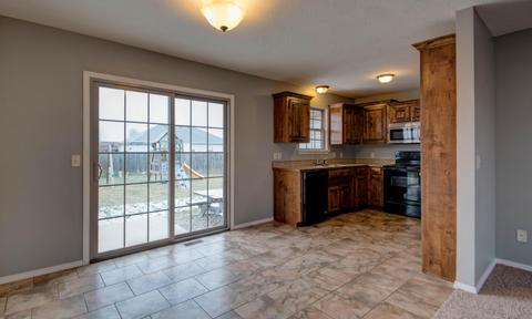 703 Lexington Cir, Clever, MO 65631 photo 6