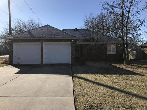 1304 W Whiteside St, Springfield, MO 65807 photo 1