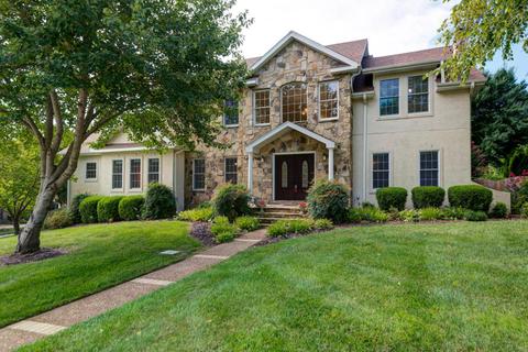2064 E Nottingham St, Springfield, MO 65804 photo 1