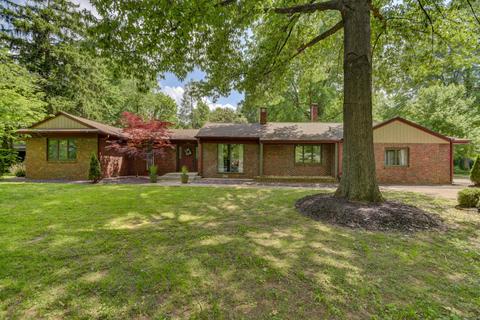1260 E Catalpa St, Springfield, MO 65804 photo 1