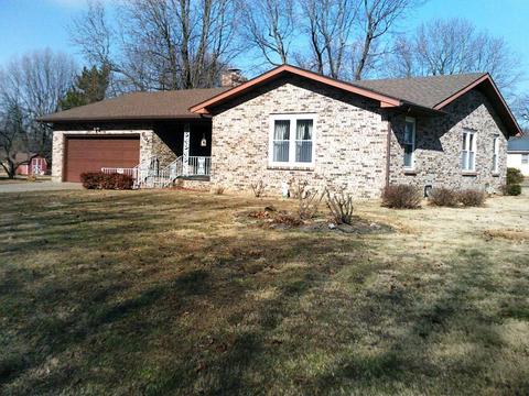 607 Kirkwood Dr, Aurora, MO 65605 photo 1