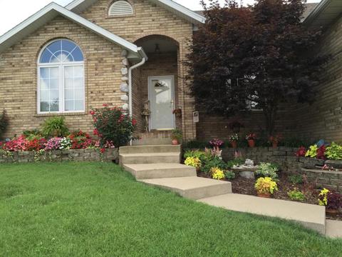 1368 W Evans St, Springfield, MO 65810 photo 1