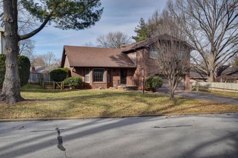 2919 S Brentmoor Ave, Springfield, MO 65804 photo 1