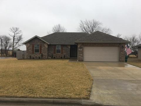 302 Payton St, Monett, MO 65708 photo 1