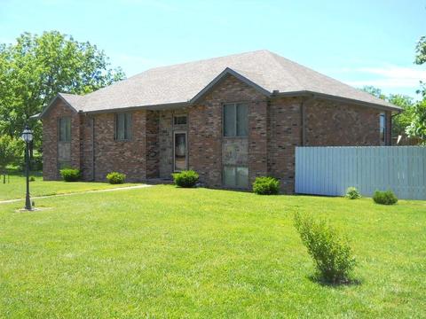 701 Bluebird Dr, Aurora, MO 65605 photo 1
