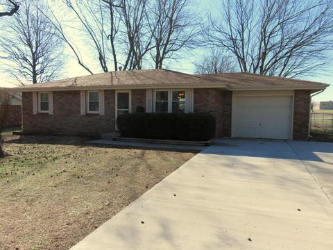 902 E Rosewood St, Republic, MO 65738 photo 1