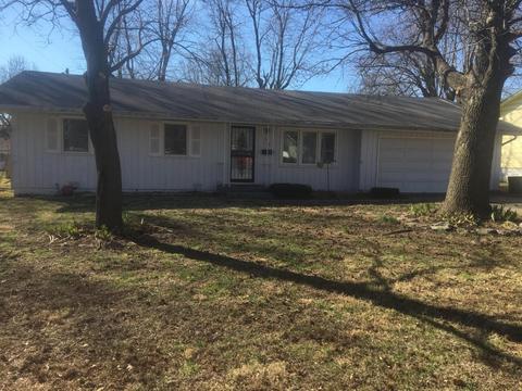 3145 S Pinehurst Ave, Springfield, MO 65807 photo 1