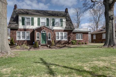 1523 E Walnut St, Springfield, MO 65802 photo 1
