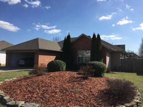 109 Kingsley Dr, Monett, MO 65708 photo 1