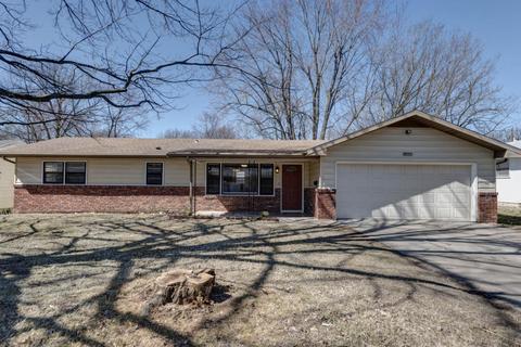 1443 S Sieger Dr, Springfield, MO 65804 photo 1