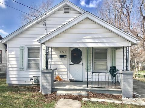 2229 N Travis Ave, Springfield, MO 65803 photo 1