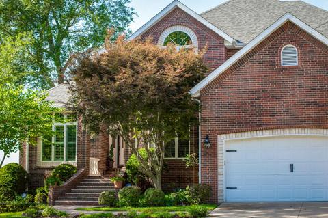 1074 E Gaslight Dr, Springfield, MO 65810 photo 1