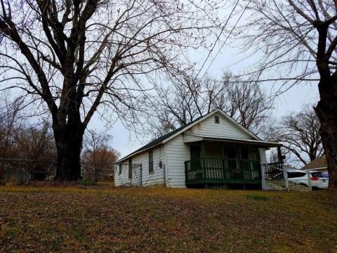 606 W Washington Ave, Ava, MO 65608 photo 2
