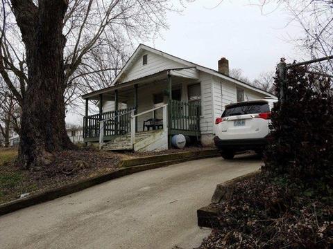 606 W Washington Ave, Ava, MO 65608 photo 1