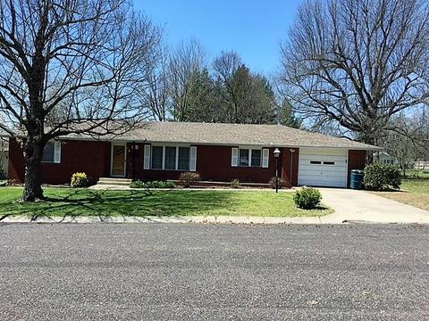 1304 8th St, Monett, MO 65708 photo 1