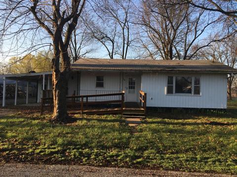 208 Whitaker St, Weaubleau, MO 65774 photo 1