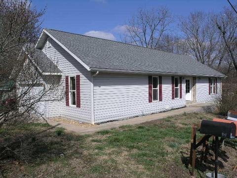 902 Broadway, Cabool, MO 65689 photo 1