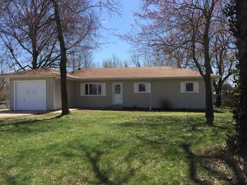 204 Elizabeth St, Marshfield, MO 65706 photo 1