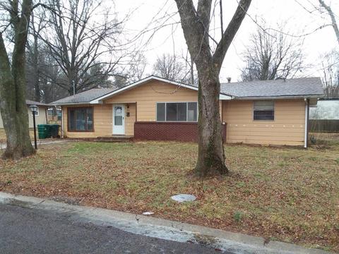 1213 Admiral Pl, Monett, MO 65708 photo 1
