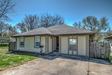 2716 W Walnut St, Springfield, MO 65802 photo 1