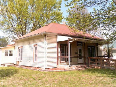 19 W High Street St, Aurora, MO 65605 photo 1