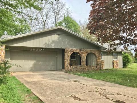 2928 S Lancelot Ct, Springfield, MO 65807 photo 1