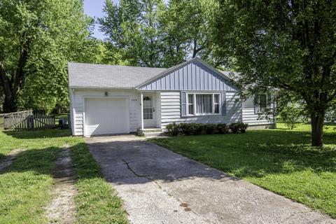 1423 W Meadowmere St, Springfield, MO 65807 photo 1
