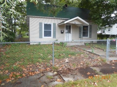 618 S Madison Ave, Aurora, MO 65605 photo 1