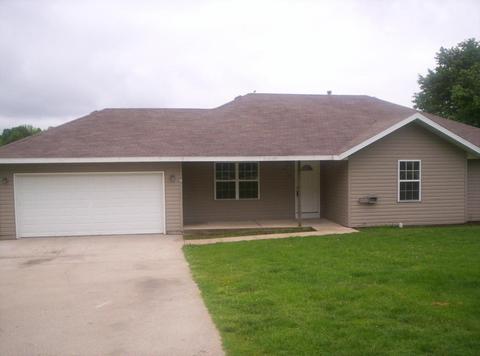 810 Banning St, Marshfield, MO 65706 photo 1