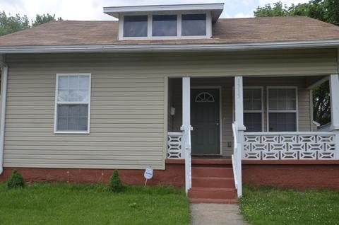 1315 E Thoman St, Springfield, MO 65803 photo 1