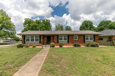 1233 E Gretna St, Springfield, MO 65804 photo 1