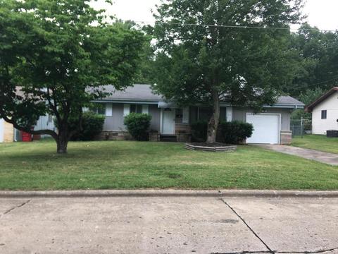 2753 E Linwood St, Springfield, MO 65804 photo 1