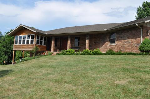 815 High St, Monett, MO 65708 photo 1