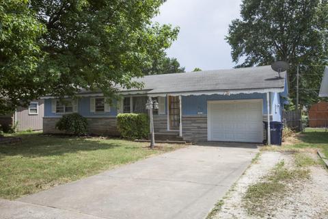 1532 E Crestview St, Springfield, MO 65804 photo 1