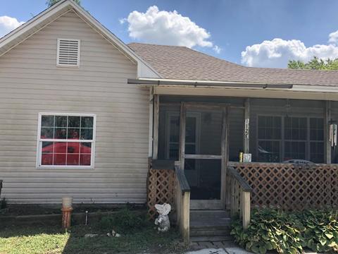112 E Cofield St, Aurora, MO 65605 photo 1