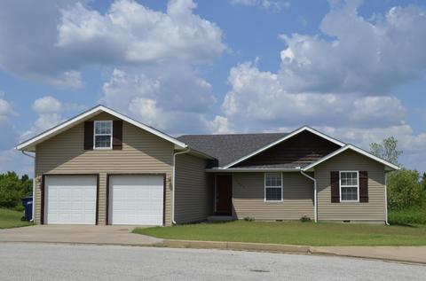 1029 E Hawthorne Loop, Webb City, MO 64870 photo 1