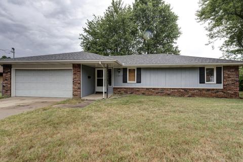 1345 E Nora St, Springfield, MO 65803 photo 1