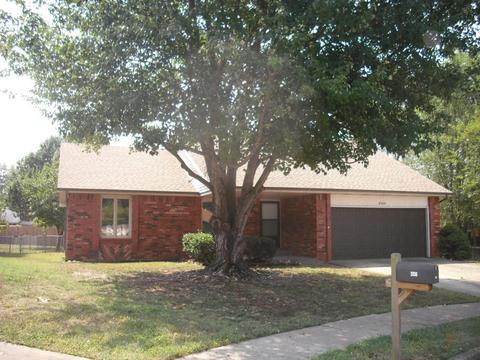2034 S Lancaster Ave, Springfield, MO 65807 photo 1