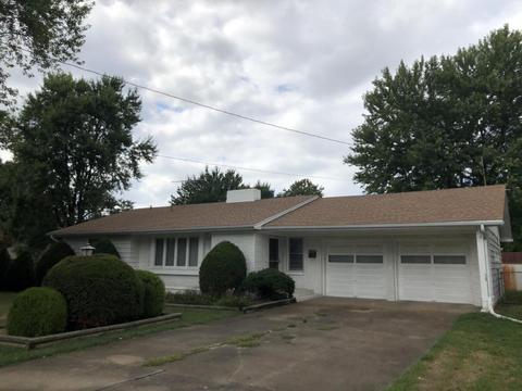 609 E Seminole St, Springfield, MO 65807 photo 1