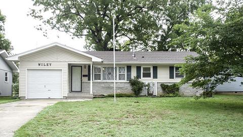 2322 S Delaware Ave, Springfield, MO 65804 photo 1