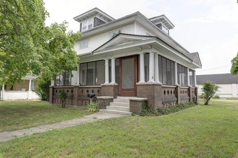 103 W Locust St, Aurora, MO 65605 photo 1