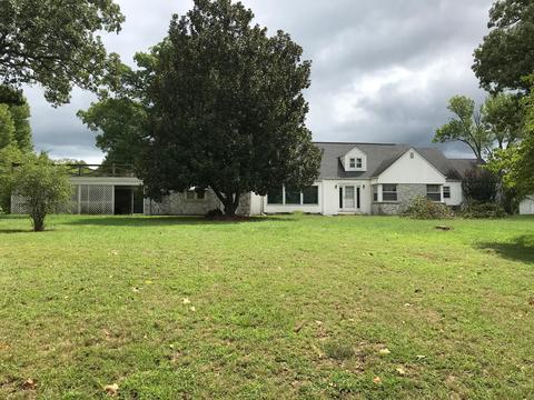 925 Vine St, Thayer, MO 65791 photo 1