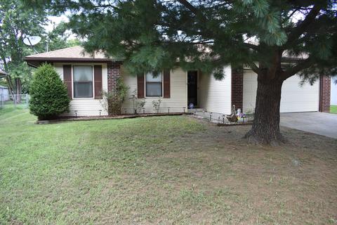 1429 W Seminole St, Springfield, MO 65807 photo 1
