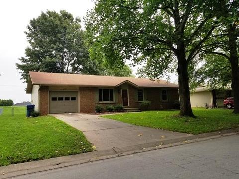 207 E Deanna Ln, Nixa, MO 65714 photo 1