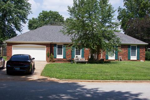 1849 E Swallow St, Springfield, MO 65804 photo 1