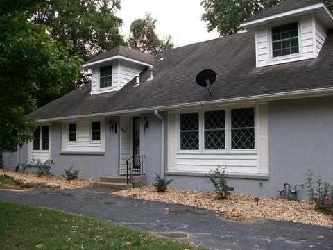 2334 E Sunset Dr, Springfield, MO 65804 photo 1