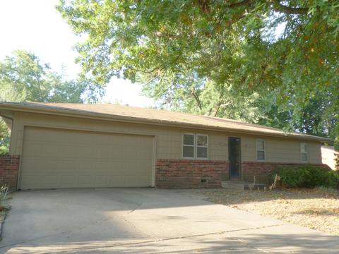 2322 E Swallow St, Springfield, MO 65804 photo 1